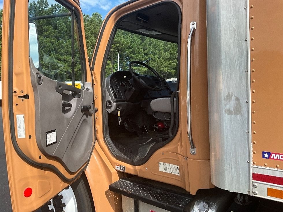 Medium Duty Box Truck-Light and Medium Duty Trucks-Freightliner-2019-M2-Atlanta-GA-279,469\n\t\tmiles-$ 38,750 - Image 16