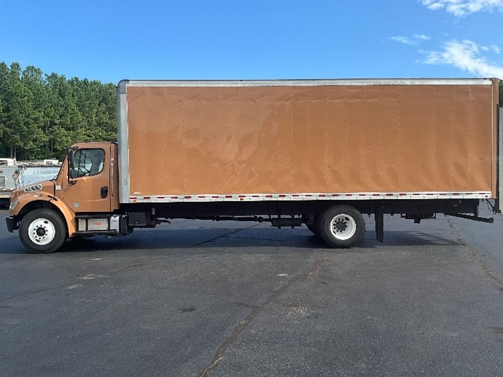 Medium Duty Box Truck-Light and Medium Duty Trucks-Freightliner-2019-M2-Atlanta-GA-279,469\n\t\tmiles-$ 38,750 - Image 4