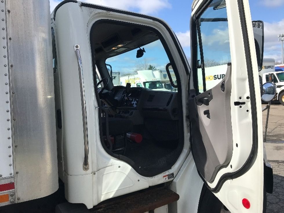 Medium Duty Box Truck-Light and Medium Duty Trucks-Freightliner-2019-M2-Auburn-MA-163,718\n\t\tmiles-$ 41,750 - Image 20