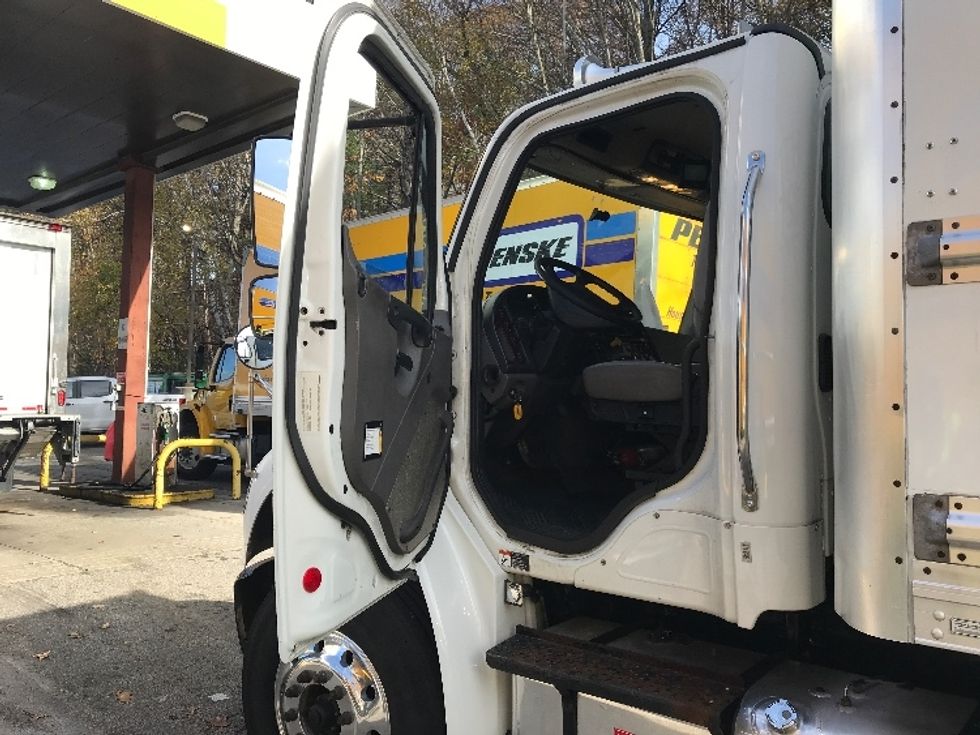 Medium Duty Box Truck-Light and Medium Duty Trucks-Freightliner-2019-M2-Auburn-MA-236,733\n\t\tmiles-$ 53,250 - Image 16