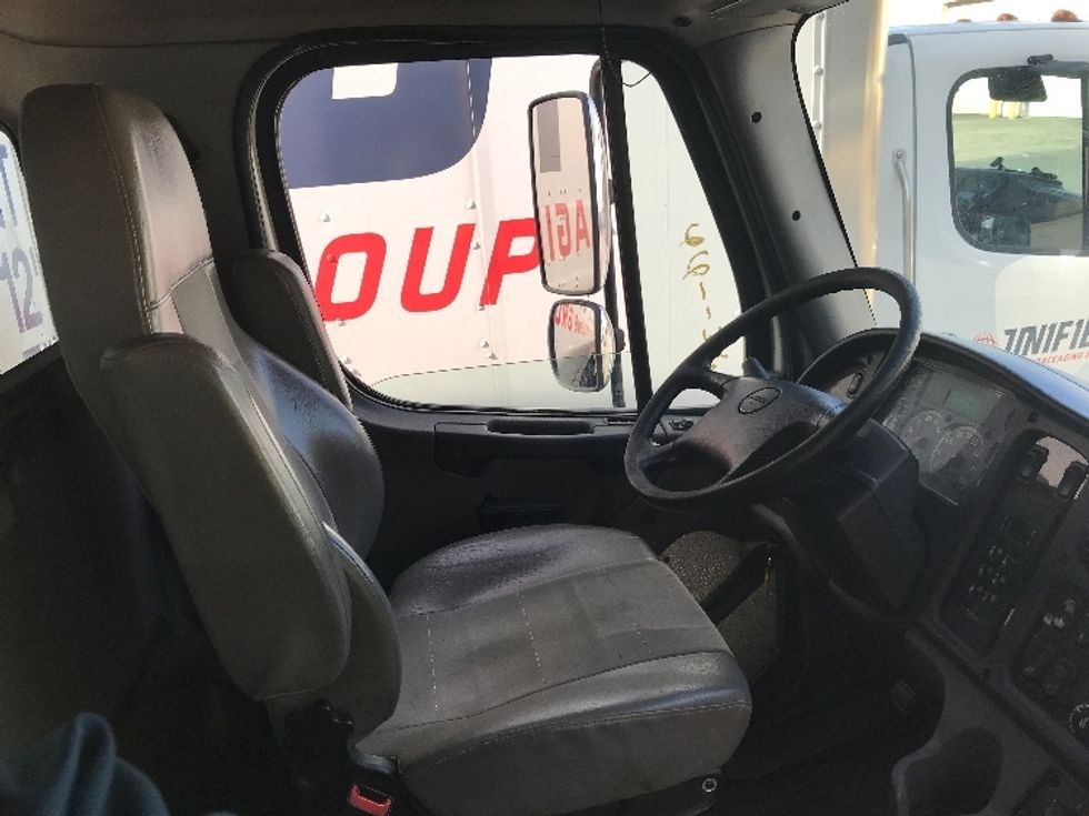 Medium Duty Box Truck-Light and Medium Duty Trucks-Freightliner-2019-M2-Auburn-MA-236,733\n\t\tmiles-$ 53,250 - Image 22