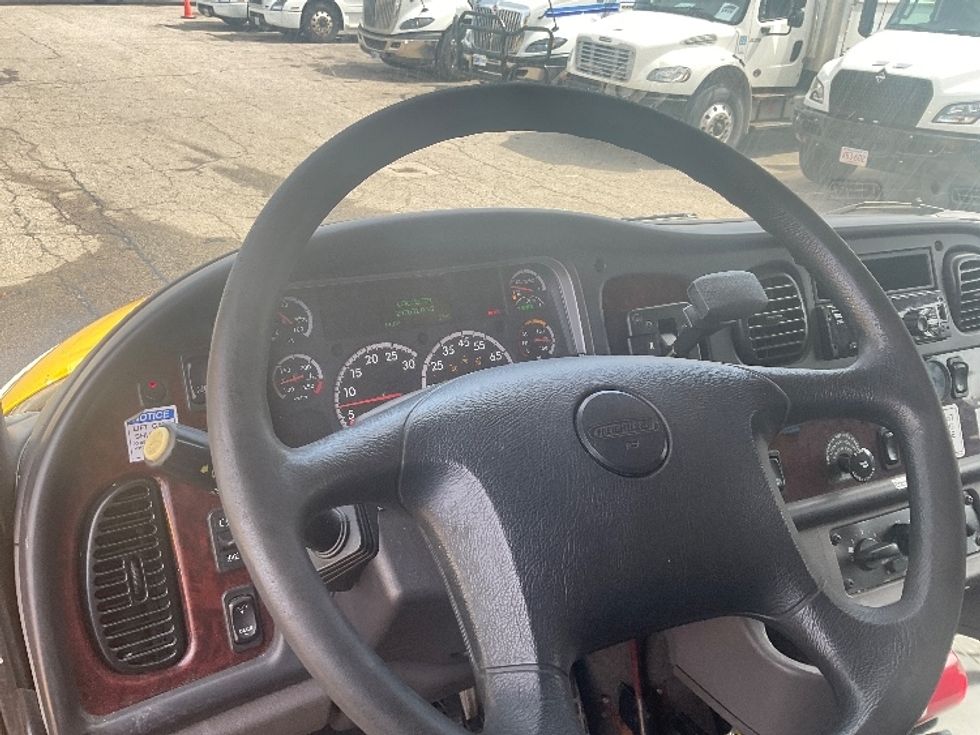 Medium Duty Box Truck-Light and Medium Duty Trucks-Freightliner-2019-M2-Auburn-MA-247,630\n\t\tmiles-$ 28,750 - Image 17