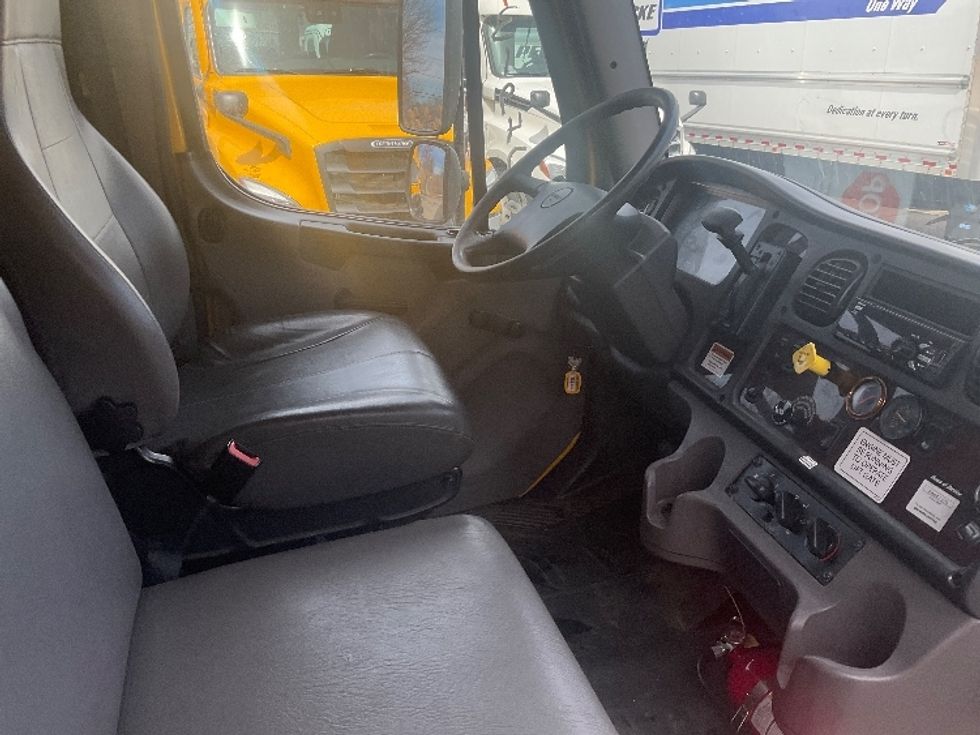 Medium Duty Box Truck-Light and Medium Duty Trucks-Freightliner-2019-M2-Auburn-MA-247,630\n\t\tmiles-$ 28,750 - Image 22