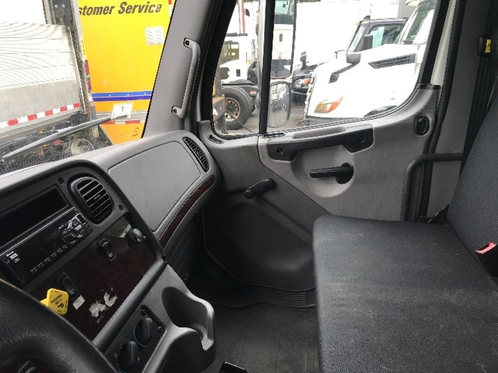 Medium Duty Box Truck-Light and Medium Duty Trucks-Freightliner-2019-M2-Auburn-MA-84,627\n\t\tmiles-$ 56,000 - Image 19