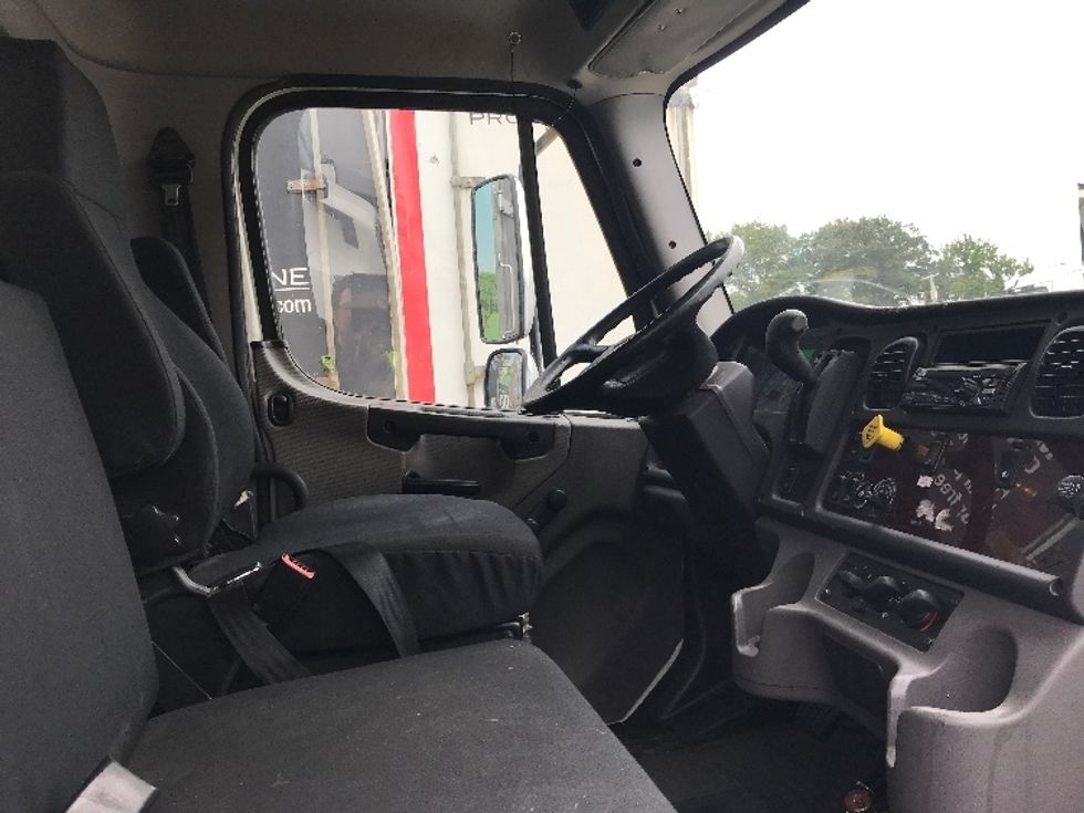 Medium Duty Box Truck-Light and Medium Duty Trucks-Freightliner-2019-M2-Auburn-MA-84,627\n\t\tmiles-$ 56,000 - Image 22