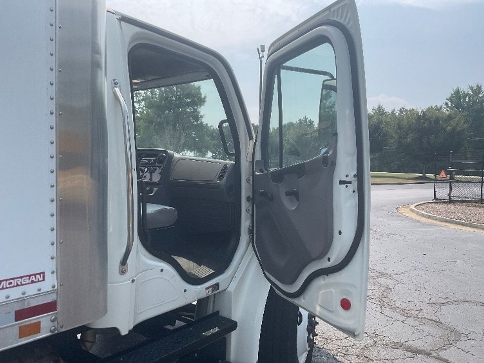 Medium Duty Box Truck-Light and Medium Duty Trucks-Freightliner-2019-M2-Augusta-GA-22,161\n\t\tmiles-$ 61,500 - Image 20