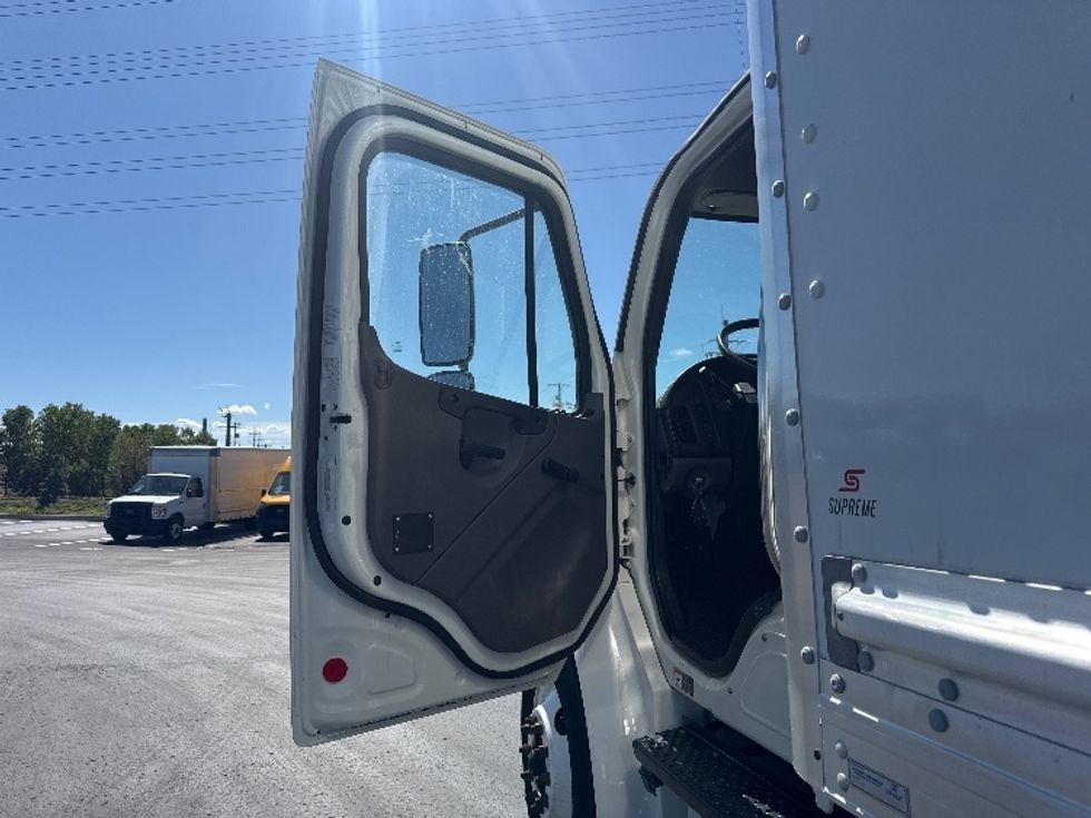 Medium Duty Box Truck-Light and Medium Duty Trucks-Freightliner-2019-M2-Aurora-CO-126,288\n\t\tmiles-$ 63,750 - Image 16