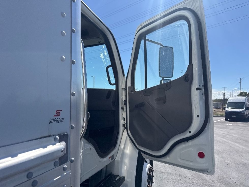 Medium Duty Box Truck-Light and Medium Duty Trucks-Freightliner-2019-M2-Aurora-CO-126,288\n\t\tmiles-$ 63,750 - Image 20