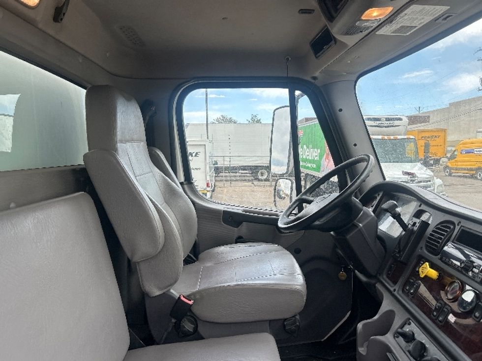 Medium Duty Box Truck-Light and Medium Duty Trucks-Freightliner-2019-M2-Aurora-CO-157,375\n\t\tmiles-$ 48,250 - Image 22