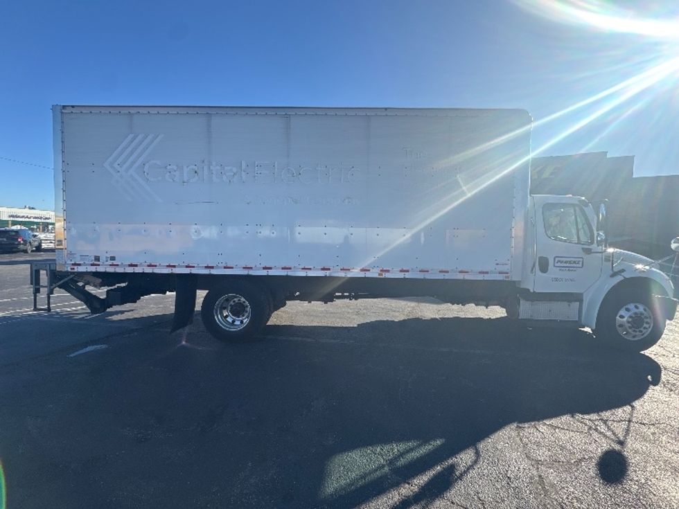 Medium Duty Box Truck-Light and Medium Duty Trucks-Freightliner-2019-M2-Baltimore-MD-121,915\n\t\tmiles-$ 56,000 - Image 15