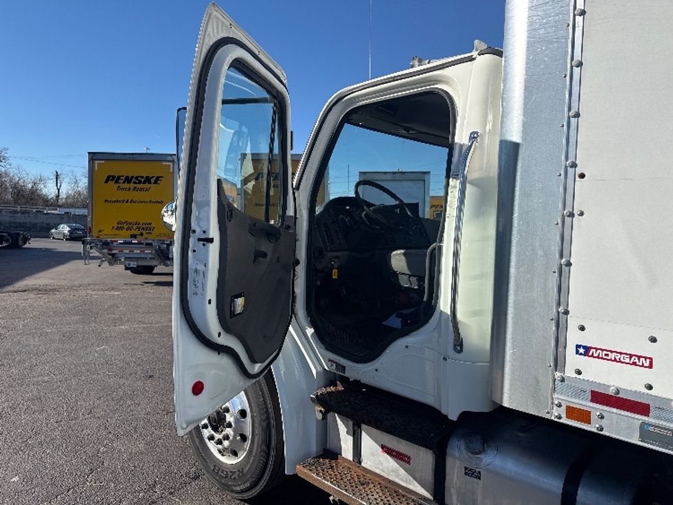Medium Duty Box Truck-Light and Medium Duty Trucks-Freightliner-2019-M2-Baltimore-MD-121,915\n\t\tmiles-$ 56,000 - Image 16