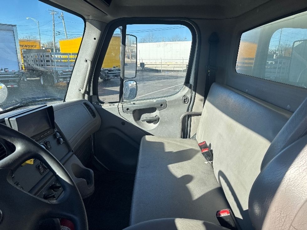 Medium Duty Box Truck-Light and Medium Duty Trucks-Freightliner-2019-M2-Baltimore-MD-121,915\n\t\tmiles-$ 56,000 - Image 19