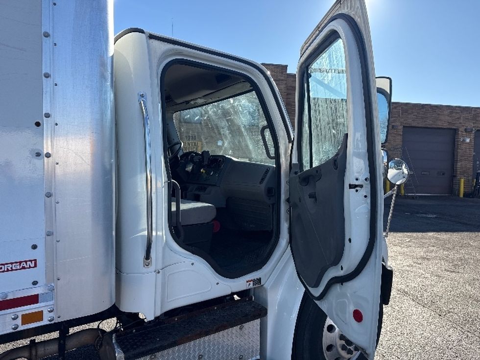 Medium Duty Box Truck-Light and Medium Duty Trucks-Freightliner-2019-M2-Baltimore-MD-121,915\n\t\tmiles-$ 56,000 - Image 20