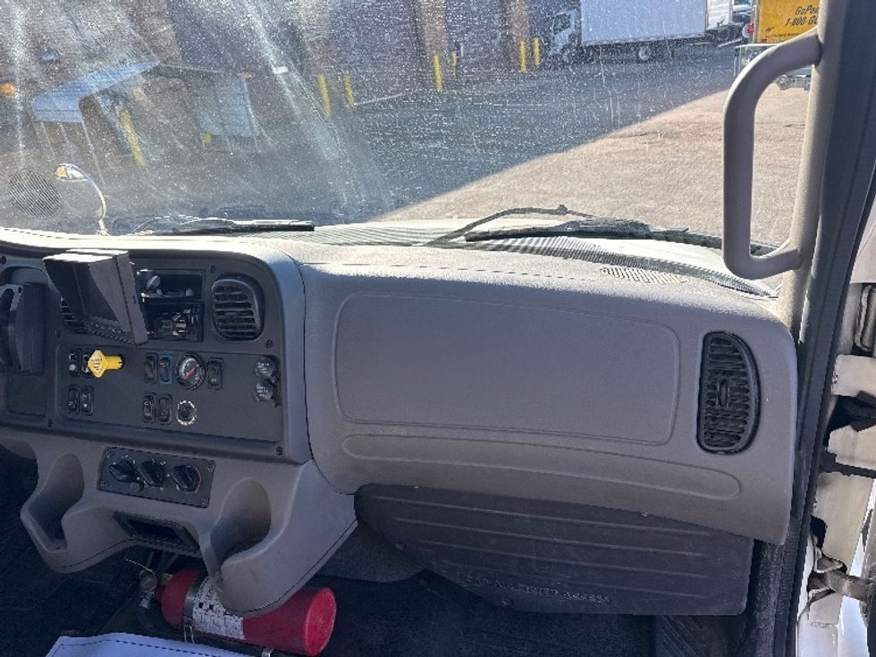 Medium Duty Box Truck-Light and Medium Duty Trucks-Freightliner-2019-M2-Baltimore-MD-121,915\n\t\tmiles-$ 56,000 - Image 21
