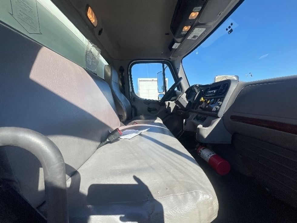 Medium Duty Box Truck-Light and Medium Duty Trucks-Freightliner-2019-M2-Baltimore-MD-140,125\n\t\tmiles-$ 55,750 - Image 19