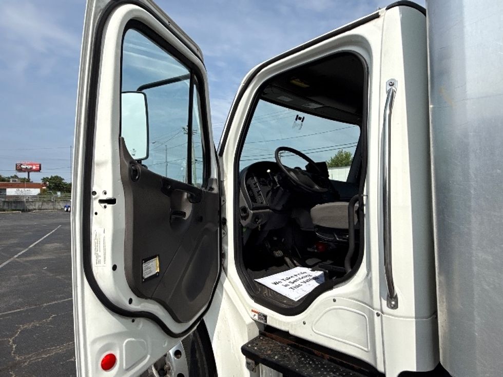 Medium Duty Box Truck-Light and Medium Duty Trucks-Freightliner-2019-M2-Baltimore-MD-148,379\n\t\tmiles-$ 53,250 - Image 16