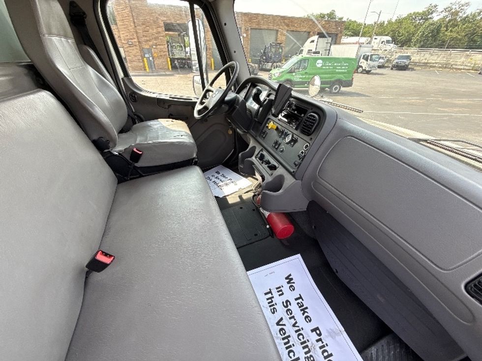 Medium Duty Box Truck-Light and Medium Duty Trucks-Freightliner-2019-M2-Baltimore-MD-148,379\n\t\tmiles-$ 53,250 - Image 22