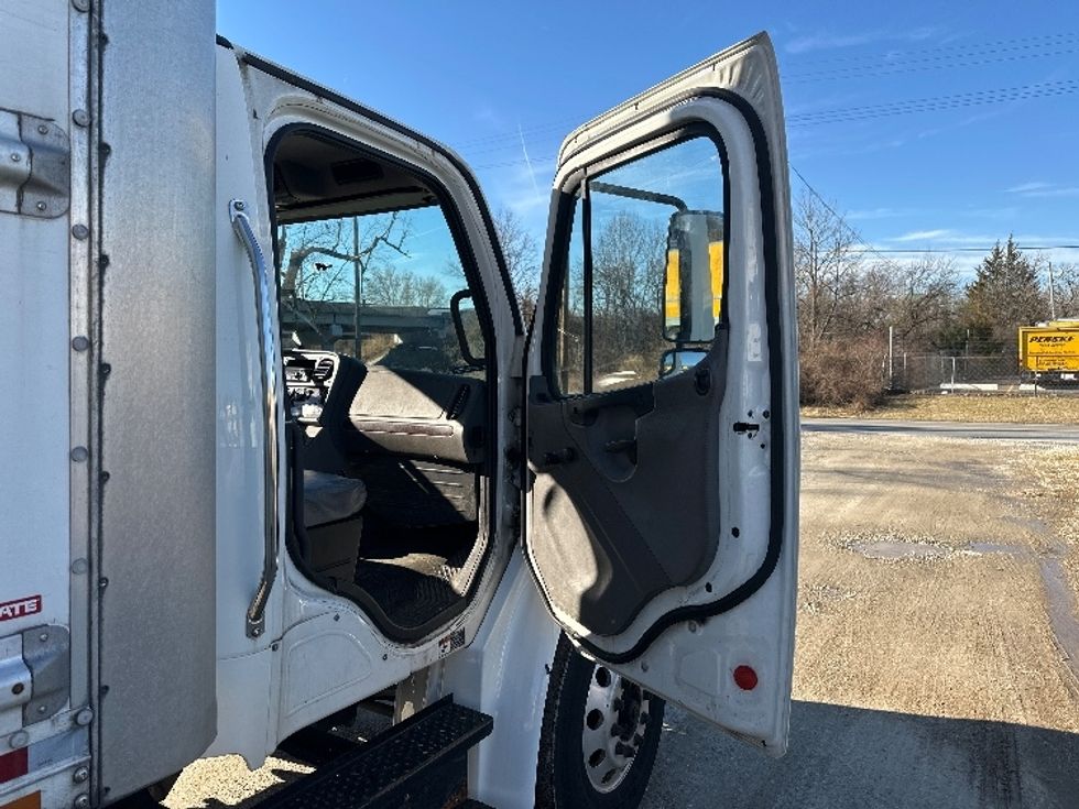 Medium Duty Box Truck-Light and Medium Duty Trucks-Freightliner-2019-M2-Baltimore-MD-172,968\n\t\tmiles-$ 51,000 - Image 20