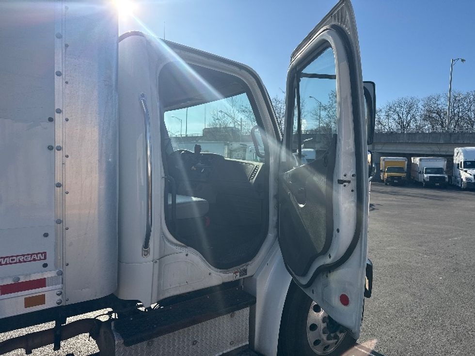 Medium Duty Box Truck-Light and Medium Duty Trucks-Freightliner-2019-M2-Baltimore-MD-184,336\n\t\tmiles-$ 49,250 - Image 20