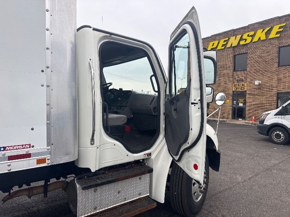 Medium Duty Box Truck-Light and Medium Duty Trucks-Freightliner-2019-M2-Baltimore-MD-203,634\n\t\tmiles-$ 46,500 - Image 19