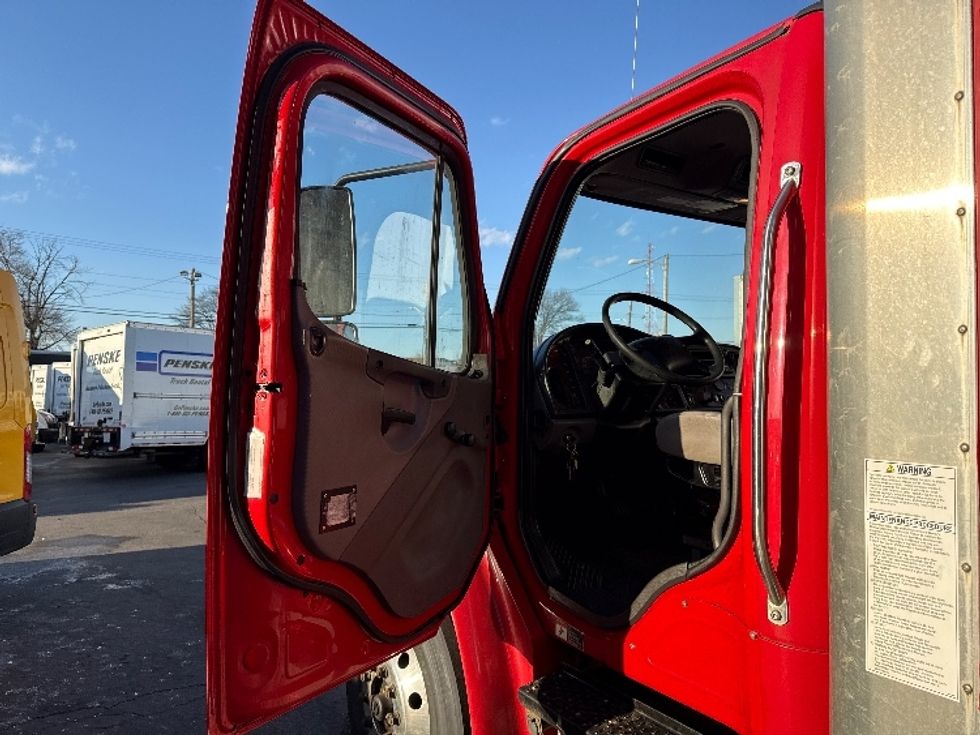 Medium Duty Box Truck-Light and Medium Duty Trucks-Freightliner-2019-M2-Baltimore-MD-213,624\n\t\tmiles-$ 43,000 - Image 16