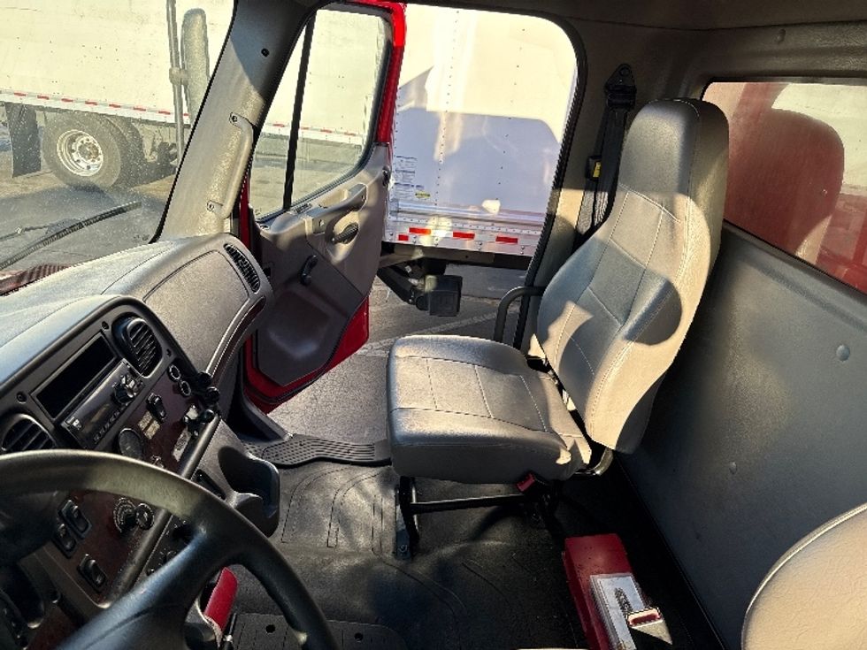 Medium Duty Box Truck-Light and Medium Duty Trucks-Freightliner-2019-M2-Baltimore-MD-213,624\n\t\tmiles-$ 43,000 - Image 19