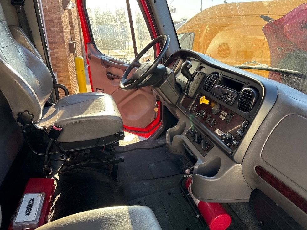 Medium Duty Box Truck-Light and Medium Duty Trucks-Freightliner-2019-M2-Baltimore-MD-213,624\n\t\tmiles-$ 43,000 - Image 22