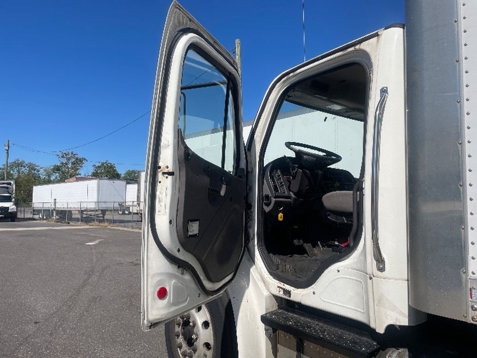 Medium Duty Box Truck-Light and Medium Duty Trucks-Freightliner-2019-M2-Baltimore-MD-213,853\n\t\tmiles-$ 44,750 - Image 16