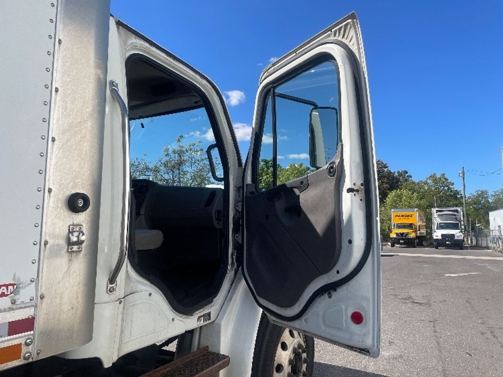 Medium Duty Box Truck-Light and Medium Duty Trucks-Freightliner-2019-M2-Baltimore-MD-213,853\n\t\tmiles-$ 44,750 - Image 20