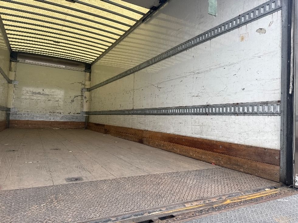 Medium Duty Box Truck-Light and Medium Duty Trucks-Freightliner-2019-M2-Baltimore-MD-229,732\n\t\tmiles-$ 42,500 - Image 12