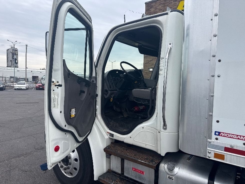 Medium Duty Box Truck-Light and Medium Duty Trucks-Freightliner-2019-M2-Baltimore-MD-229,732\n\t\tmiles-$ 42,500 - Image 16