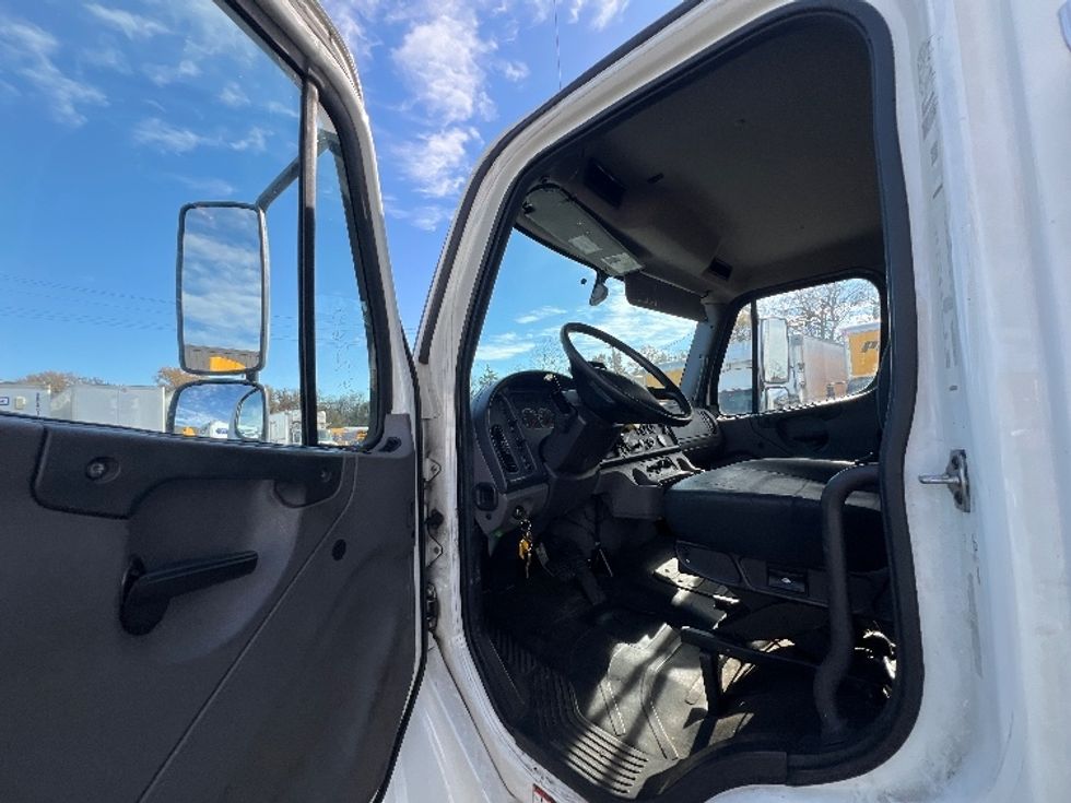Medium Duty Box Truck-Light and Medium Duty Trucks-Freightliner-2019-M2-Baltimore-MD-250,325\n\t\tmiles-$ 33,000 - Image 16