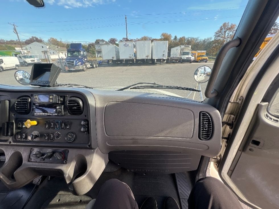 Medium Duty Box Truck-Light and Medium Duty Trucks-Freightliner-2019-M2-Baltimore-MD-250,325\n\t\tmiles-$ 33,000 - Image 21