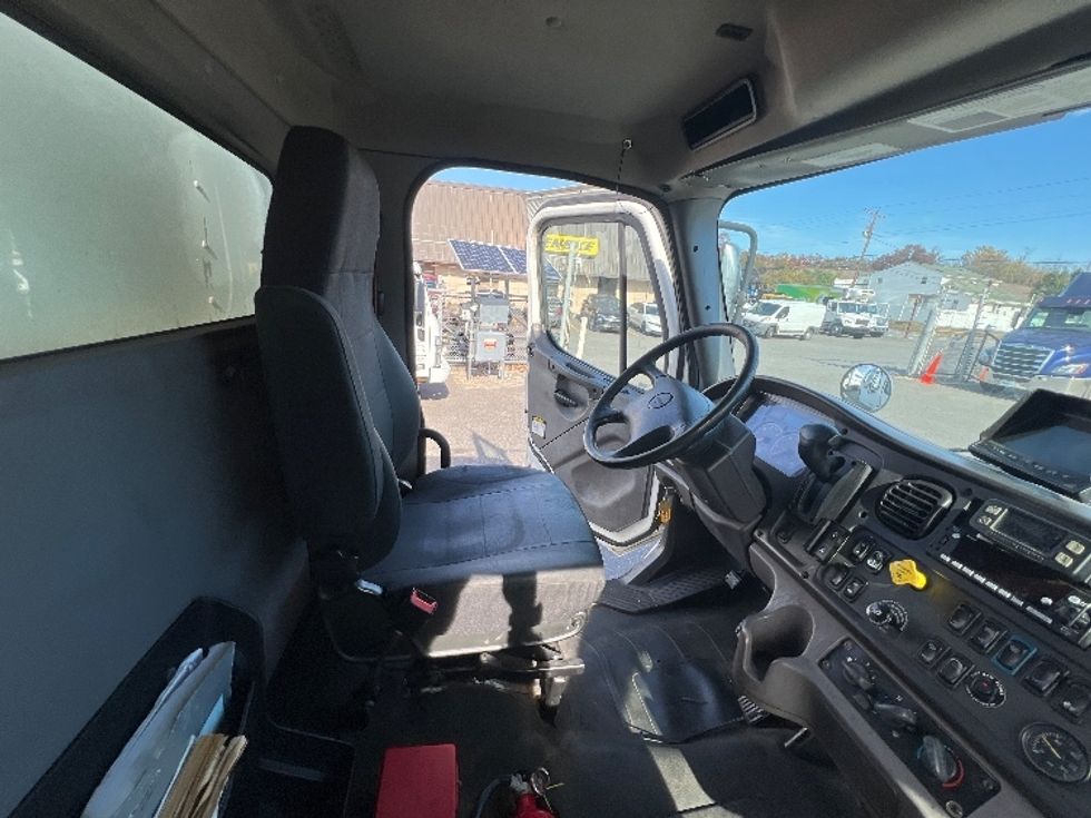 Medium Duty Box Truck-Light and Medium Duty Trucks-Freightliner-2019-M2-Baltimore-MD-250,325\n\t\tmiles-$ 33,000 - Image 22