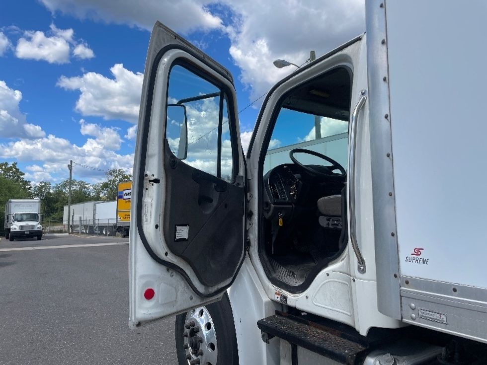 Medium Duty Box Truck-Light and Medium Duty Trucks-Freightliner-2019-M2-Baltimore-MD-273,633\n\t\tmiles-$ 34,000 - Image 16