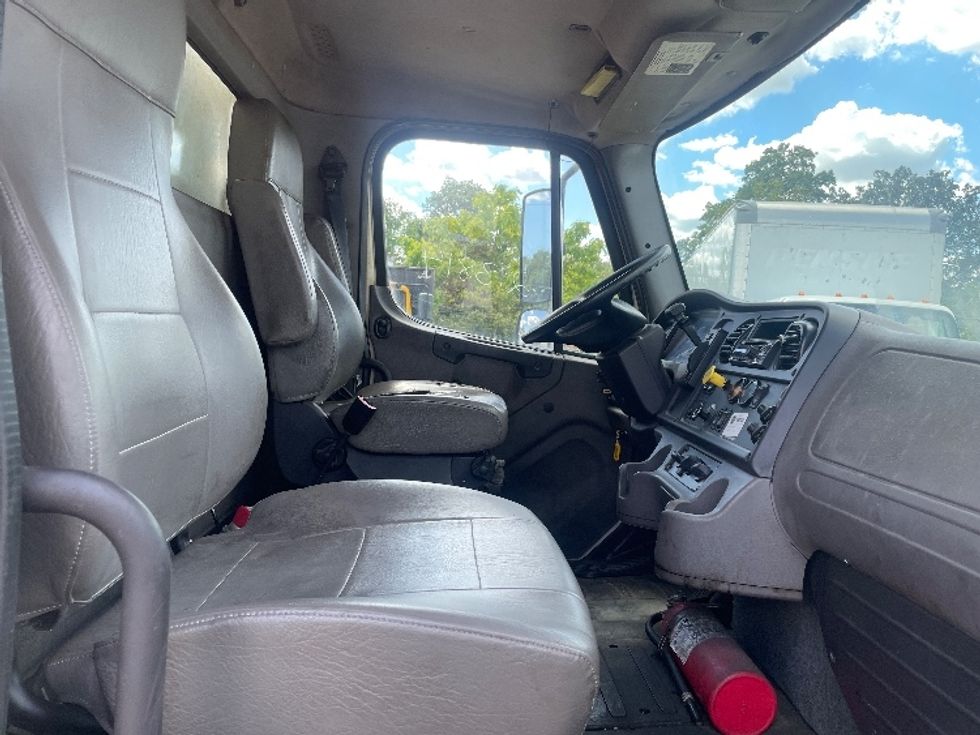 Medium Duty Box Truck-Light and Medium Duty Trucks-Freightliner-2019-M2-Baltimore-MD-273,633\n\t\tmiles-$ 34,000 - Image 22