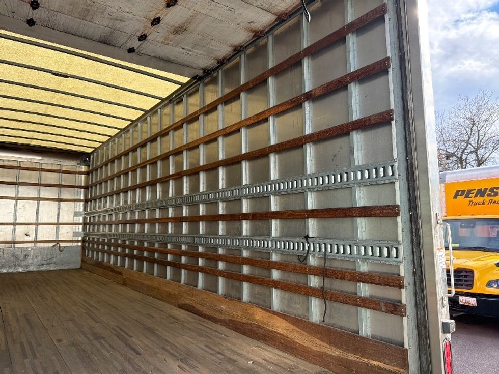 Medium Duty Box Truck-Light and Medium Duty Trucks-Freightliner-2019-M2-Baltimore-MD-275,448\n\t\tmiles-$ 35,750 - Image 12