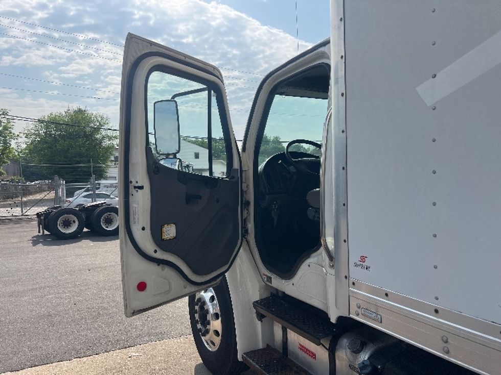 Medium Duty Box Truck-Light and Medium Duty Trucks-Freightliner-2019-M2-Baltimore-MD-288,067\n\t\tmiles-$ 30,750 - Image 11
