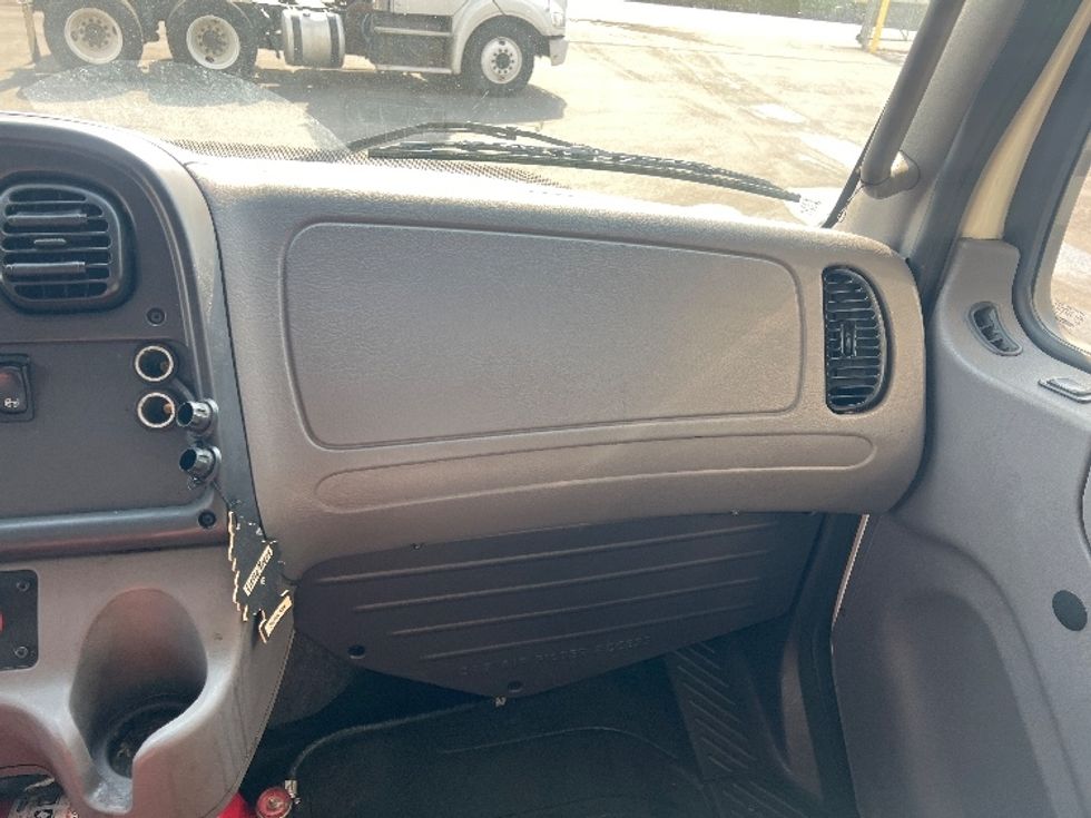 Medium Duty Box Truck-Light and Medium Duty Trucks-Freightliner-2019-M2-Baltimore-MD-288,067\n\t\tmiles-$ 30,750 - Image 21