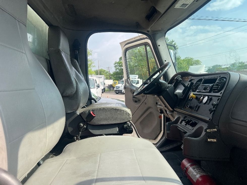 Medium Duty Box Truck-Light and Medium Duty Trucks-Freightliner-2019-M2-Baltimore-MD-288,067\n\t\tmiles-$ 30,750 - Image 22