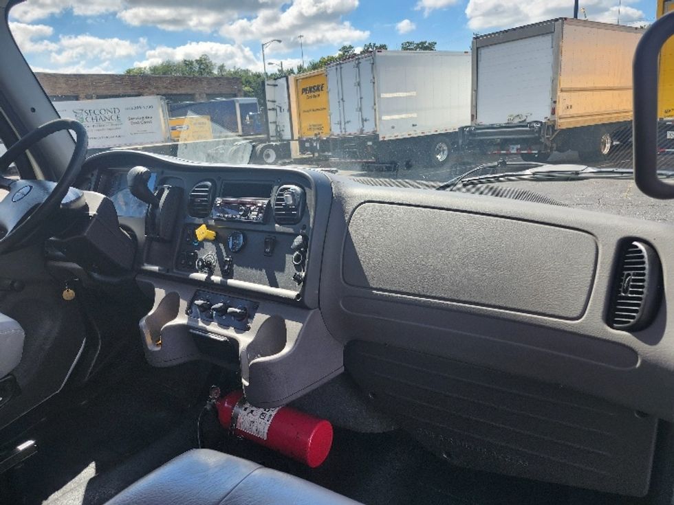 Medium Duty Box Truck-Light and Medium Duty Trucks-Freightliner-2019-M2-Baltimore-MD-294,575\n\t\tmiles-$ 31,000 - Image 18