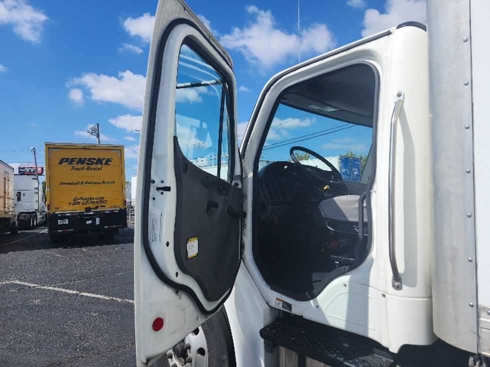 Medium Duty Box Truck-Light and Medium Duty Trucks-Freightliner-2019-M2-Baltimore-MD-294,575\n\t\tmiles-$ 31,000 - Image 23