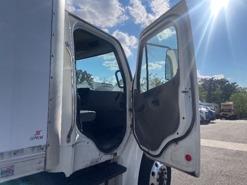 Medium Duty Box Truck-Light and Medium Duty Trucks-Freightliner-2019-M2-Baltimore-MD-80,532\n\t\tmiles-$ 61,000 - Image 18