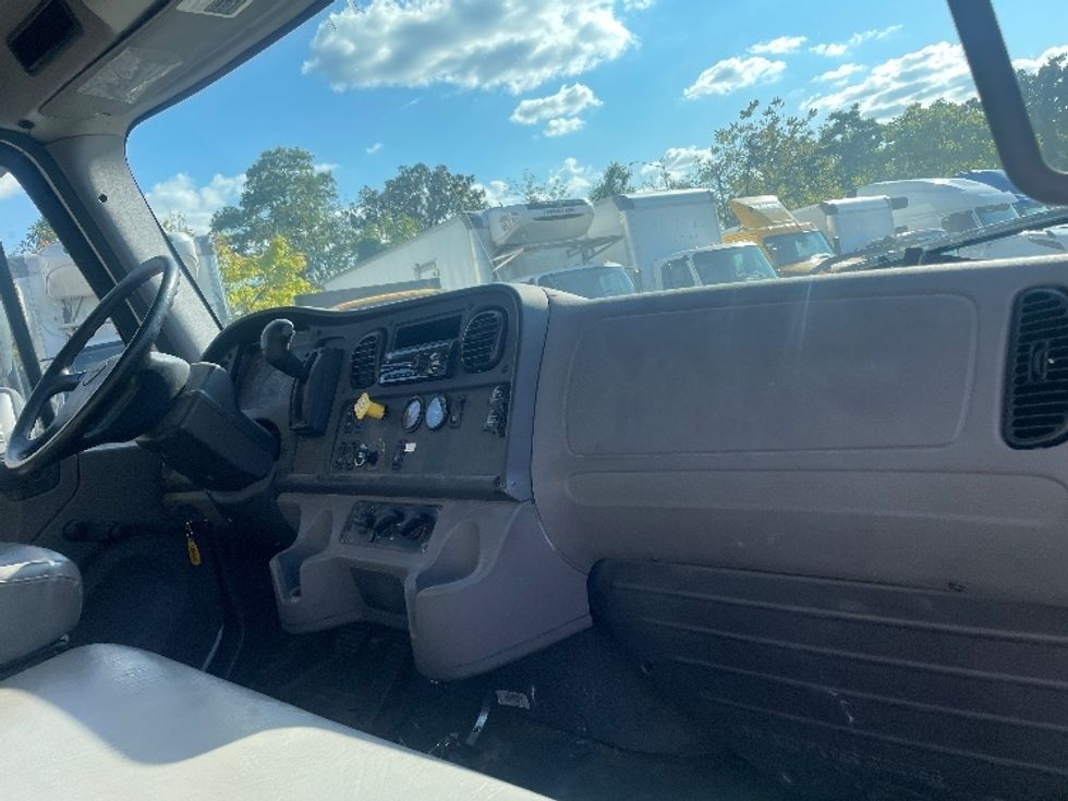 Medium Duty Box Truck-Light and Medium Duty Trucks-Freightliner-2019-M2-Baltimore-MD-80,532\n\t\tmiles-$ 61,000 - Image 19