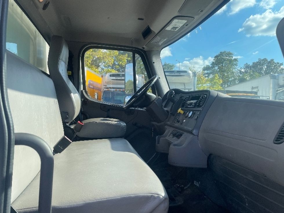 Medium Duty Box Truck-Light and Medium Duty Trucks-Freightliner-2019-M2-Baltimore-MD-80,532\n\t\tmiles-$ 61,000 - Image 20