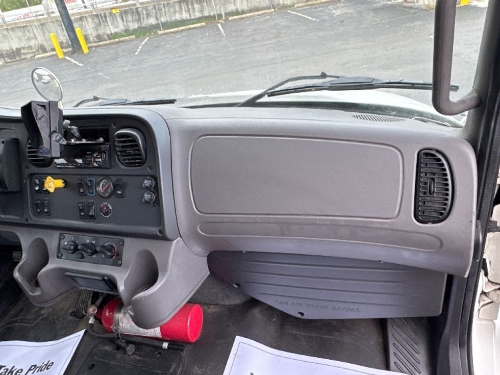 Medium Duty Box Truck-Light and Medium Duty Trucks-Freightliner-2019-M2-Baltimore-MD-84,889\n\t\tmiles-$ 59,500 - Image 21