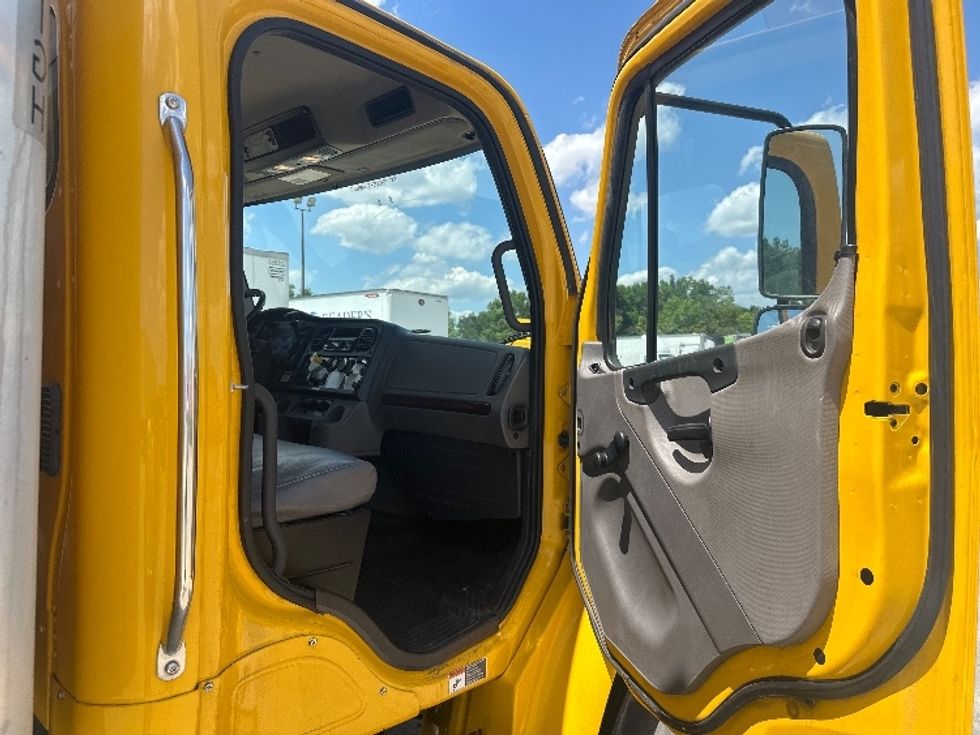 Medium Duty Box Truck-Light and Medium Duty Trucks-Freightliner-2019-M2-Baton Rouge-LA-208,913\n\t\tmiles-$ 40,750 - Image 20