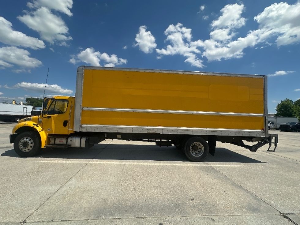 Medium Duty Box Truck-Light and Medium Duty Trucks-Freightliner-2019-M2-Baton Rouge-LA-208,913\n\t\tmiles-$ 40,750 - Image 4