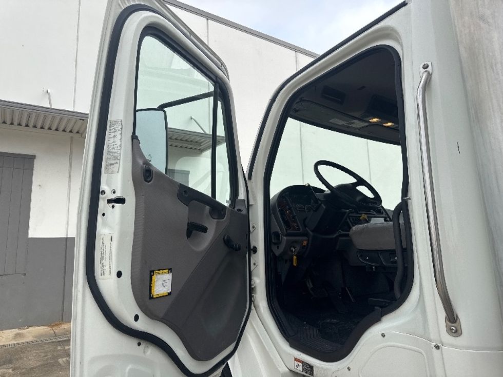 Medium Duty Box Truck-Light and Medium Duty Trucks-Freightliner-2019-M2-Beaumont-TX-174,989\n\t\tmiles-$ 50,750 - Image 16