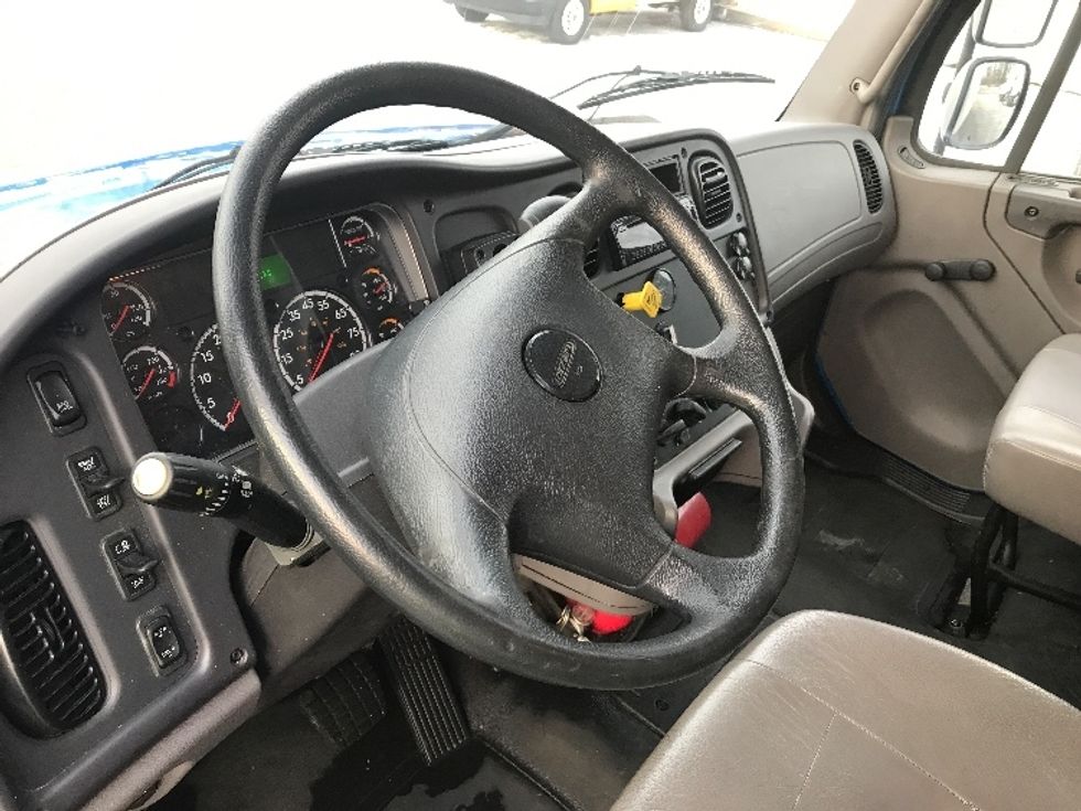 Medium Duty Box Truck-Light and Medium Duty Trucks-Freightliner-2019-M2-Bensalem-PA-290,619\n\t\tmiles-$ 29,000 - Image 17